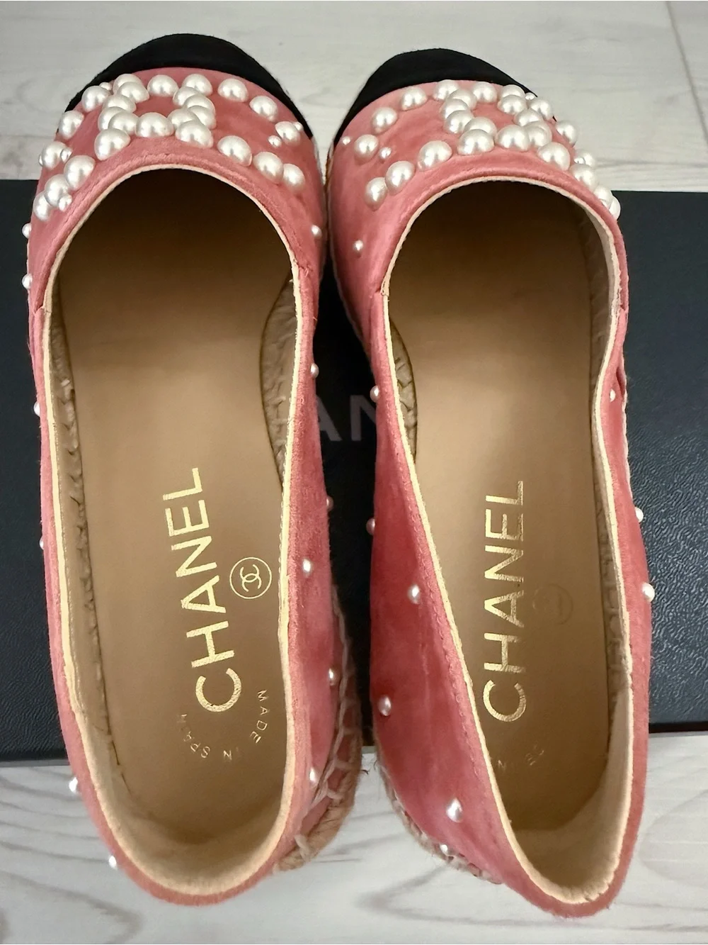 Chanel 2017 Interlocking Pearl CC Logo Espadrilles Size 35 EU 💗
